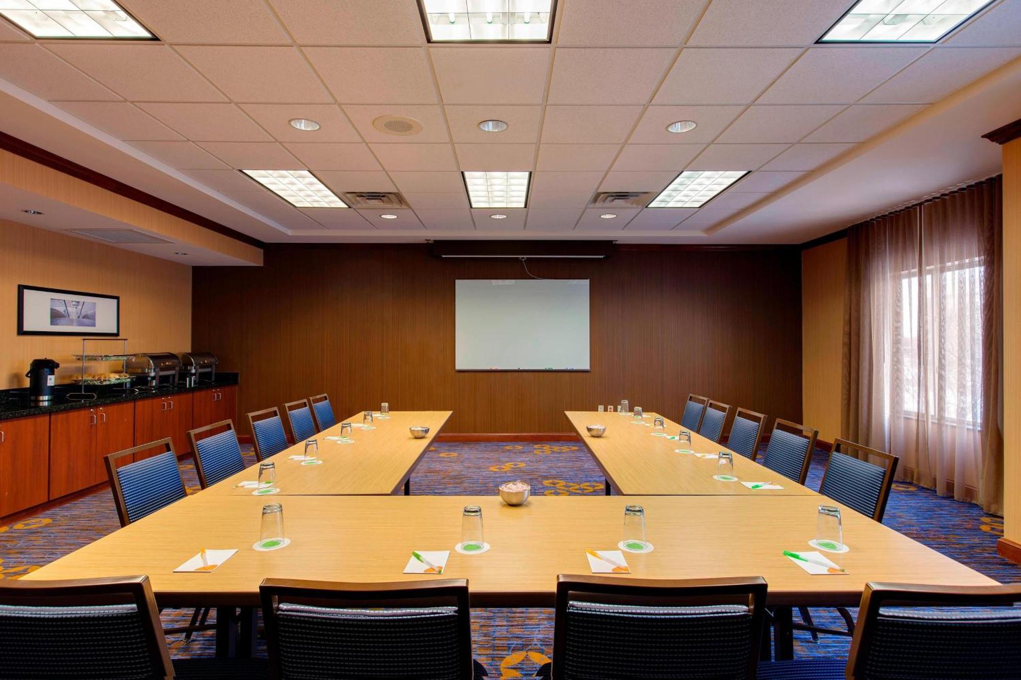 Courtyard By Marriott Chicago Schaumburg/Woodfield Mall Ngoại thất bức ảnh