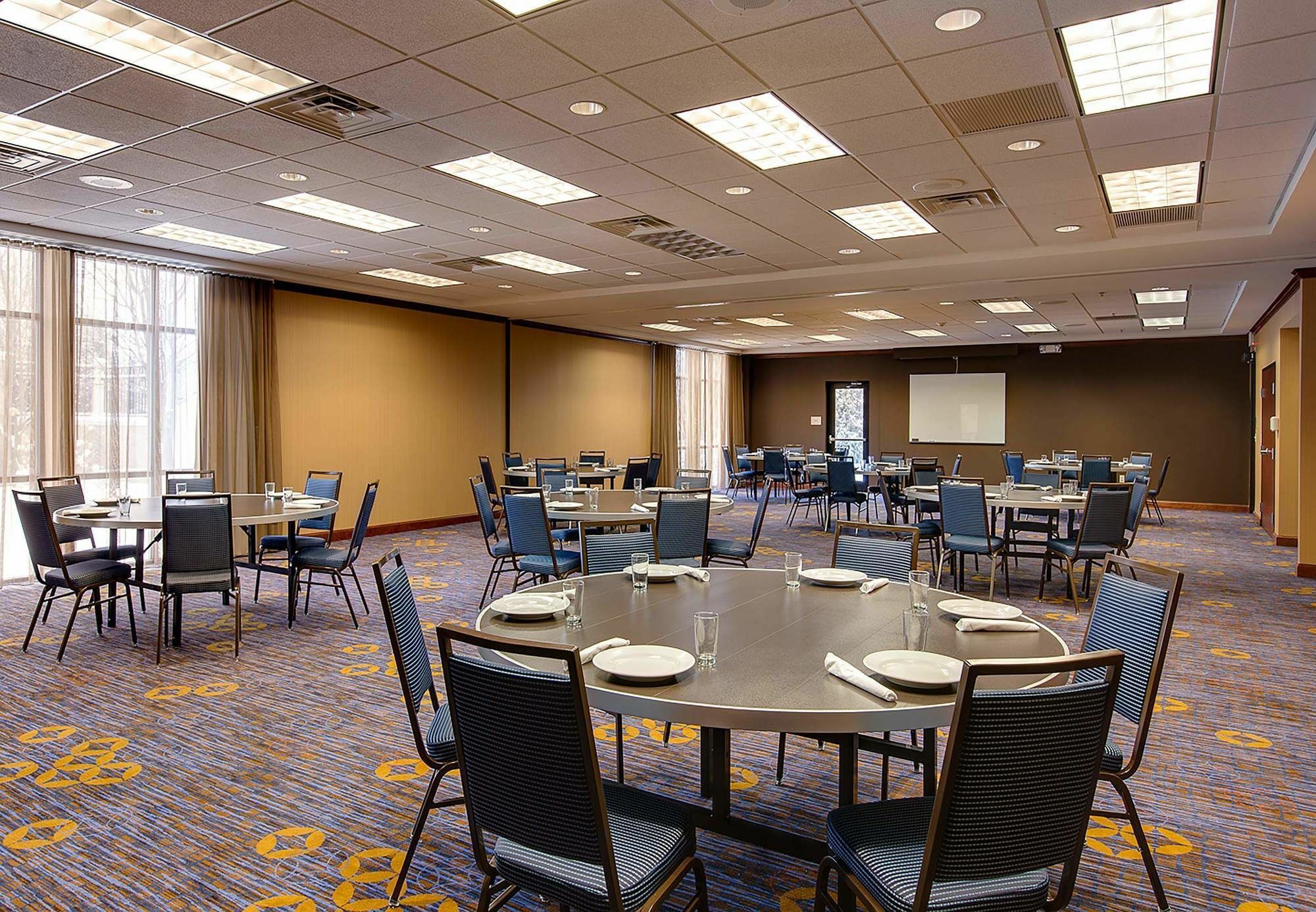 Courtyard By Marriott Chicago Schaumburg/Woodfield Mall Ngoại thất bức ảnh